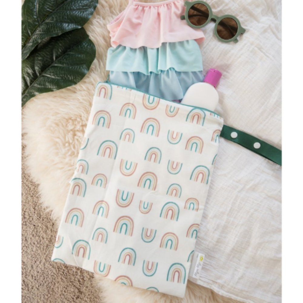Itzy Ritzy Rainbow Wet Bag - Medium